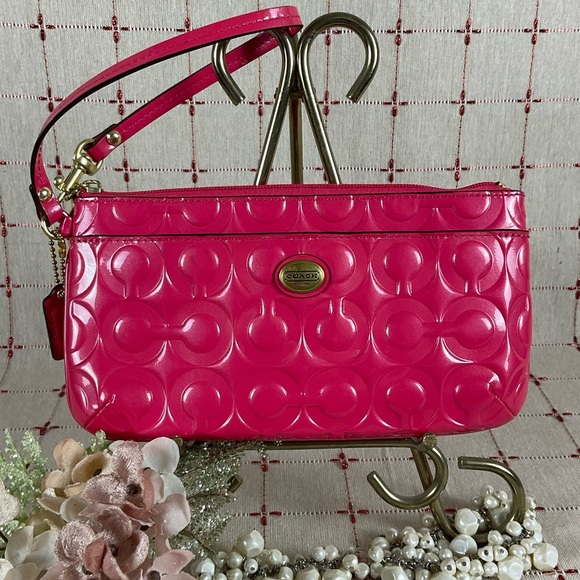 COACH Peyton Signature Embossed Patent Leather Hot Pink Lg Wristlet Clutch Auth